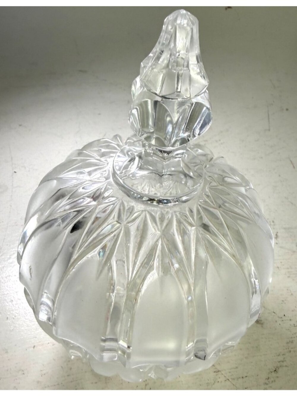 Vintage Frosted & Clear Glass Covered Candy Dish Ornate Lid Pedestal Base - Picture 4 of 11